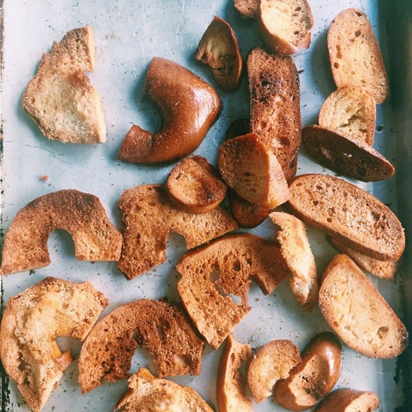 How to make bagel chips at home