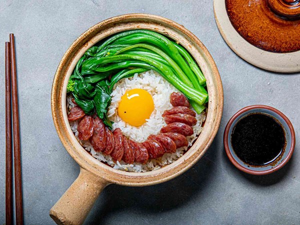 How to make Cantonese clay pot rice (煲仔飯)