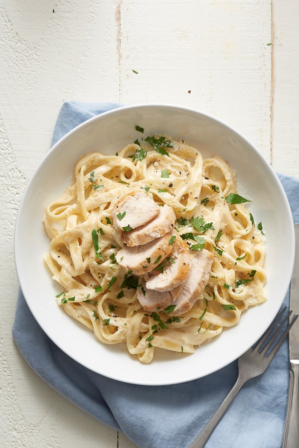 How to make chicken Alfredo pasta