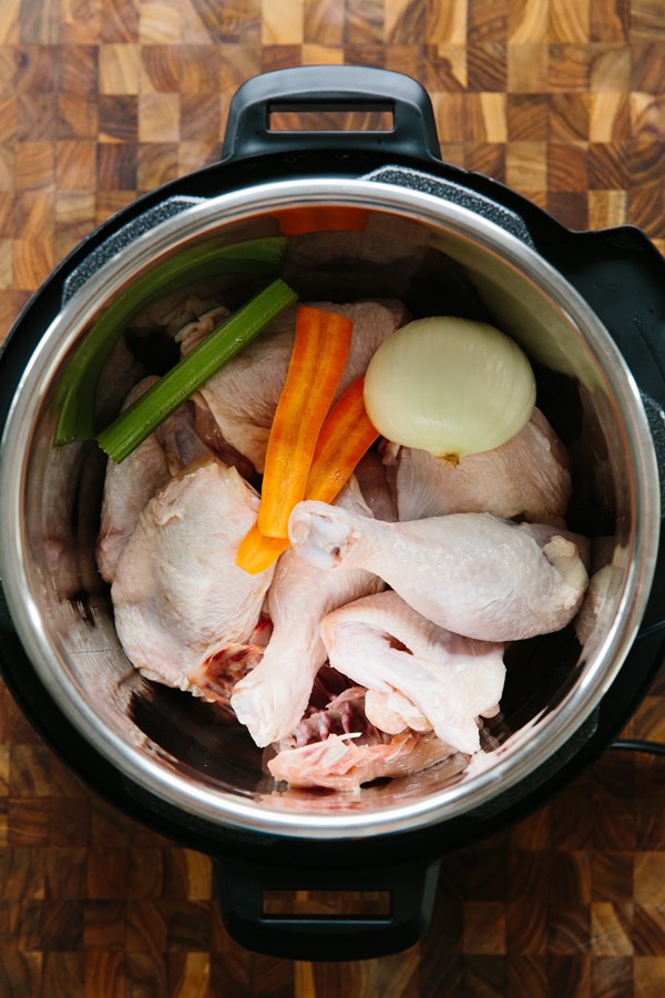 How to make chicken stock in an electric pressure cooker