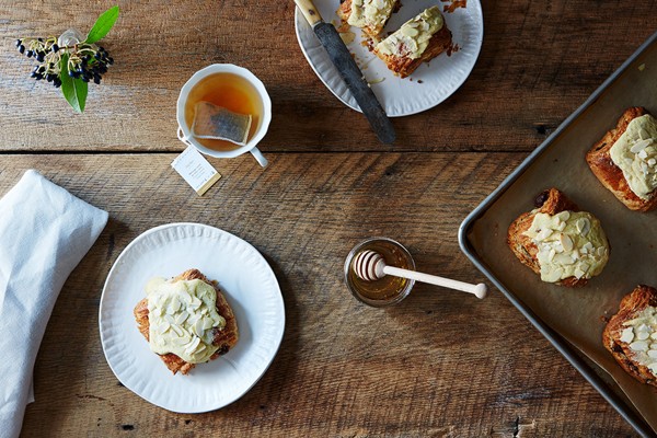 How to make chocolate-almond croissants at home