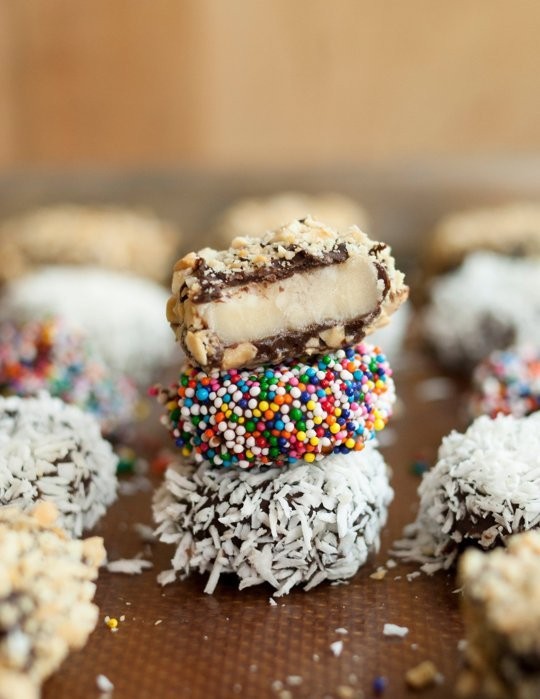 How to make chocolate-dipped frozen banana bites
