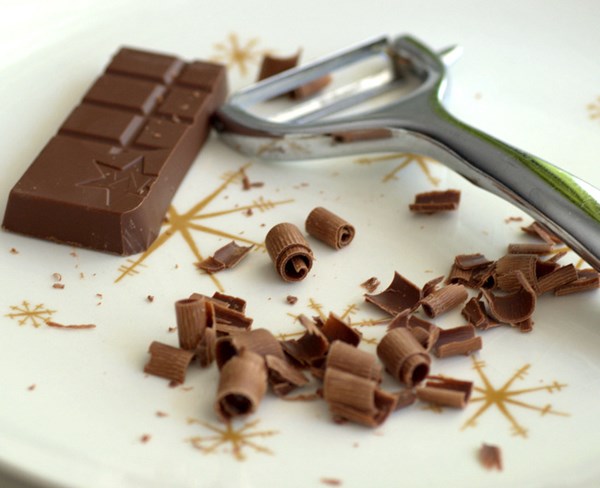 How to make chocolate shavings & curls