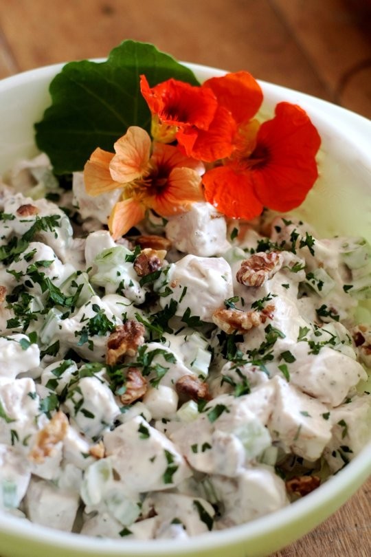 How to make classic, creamy chicken salad