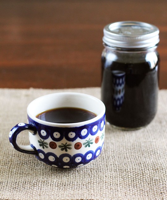 How to make coffee concentrate to serve hot coffee to a crowd