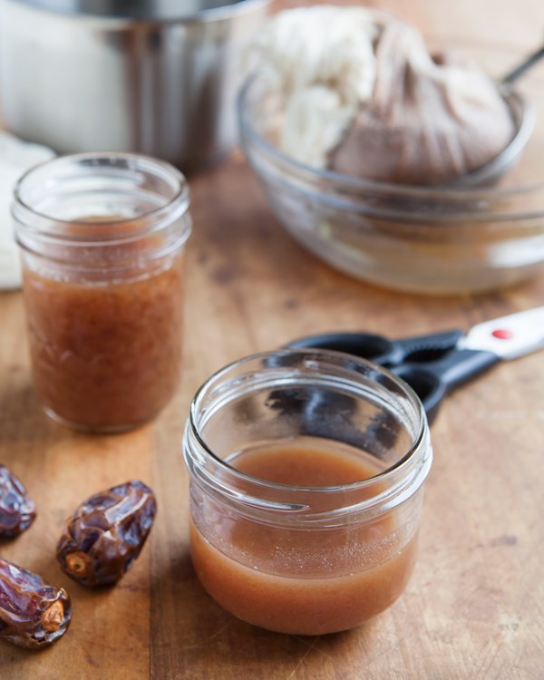 How to make date syrup