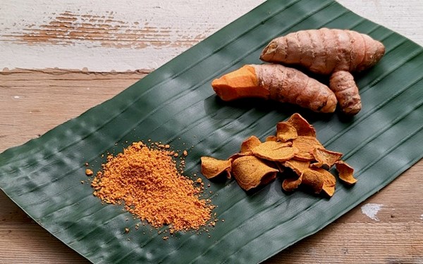 How to make dried turmeric powder