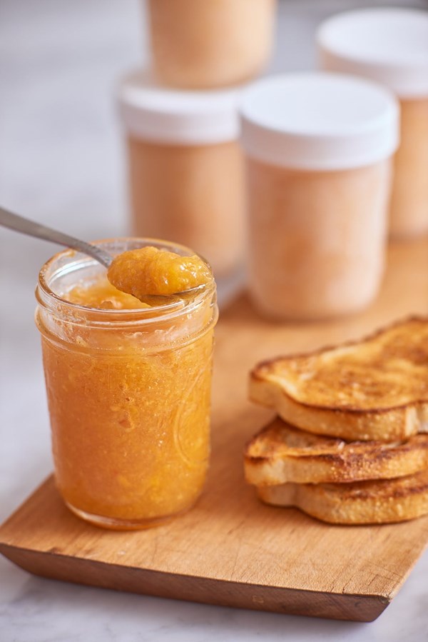 How to make easy freezer peach jam