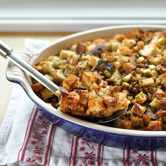 How to make easy Thanksgiving stuffing