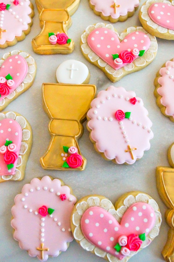 How to make first communion cookies for a girl