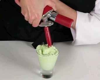 How to make foam with a gas canister