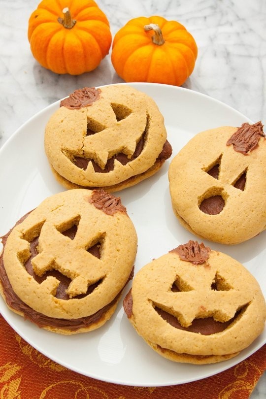 How to make Halloween pumpkin cookies