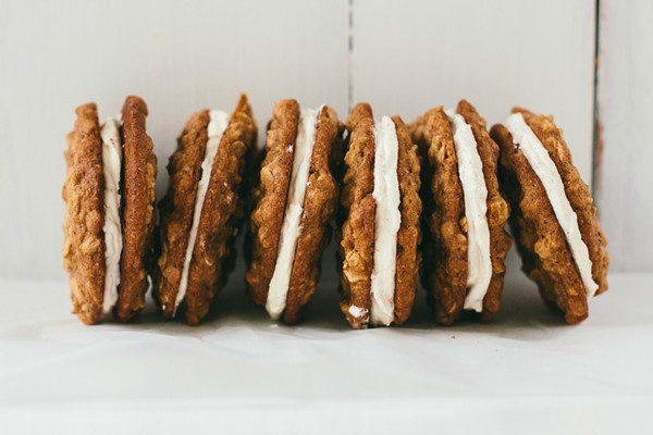 How to make homemade oatmeal cream pies (with brown butter buttercream)