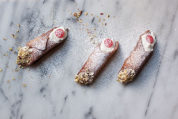 How to make homemade Sicilian cannoli