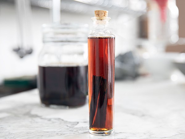 How to make homemade vanilla extract