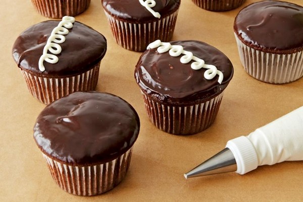 How to make Hostess cupcakes at home