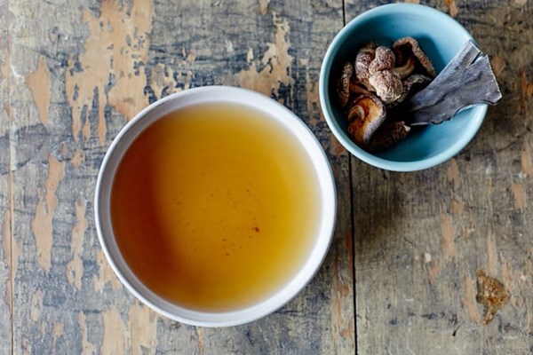 How to make kombu broth (Vegetarian dashi)