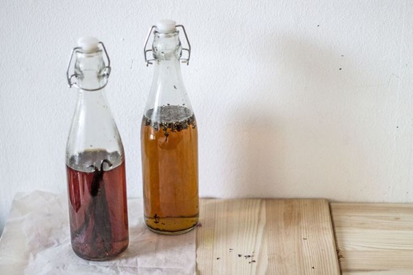 How to make lavender extract at home