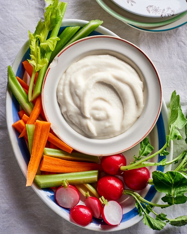 How to make Lebanese garlic sauce (Toum)