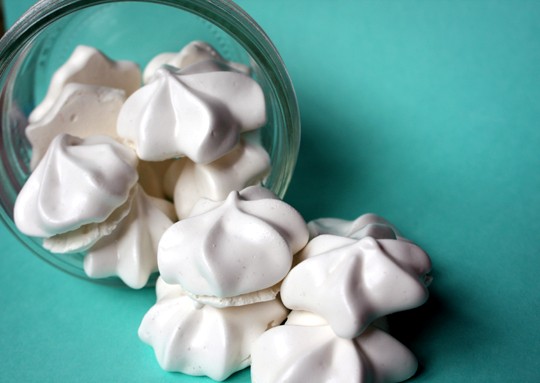 How to make meringue stars, kisses and cookies