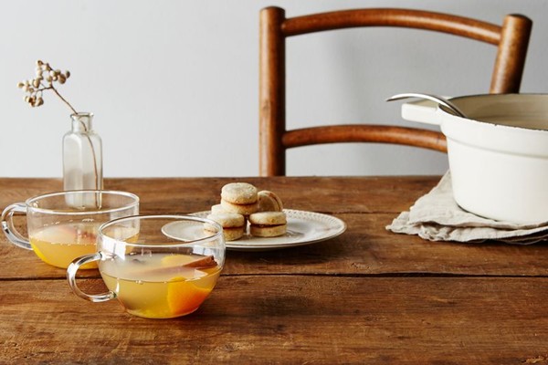 How to make mulled wine (red or white) without a recipe