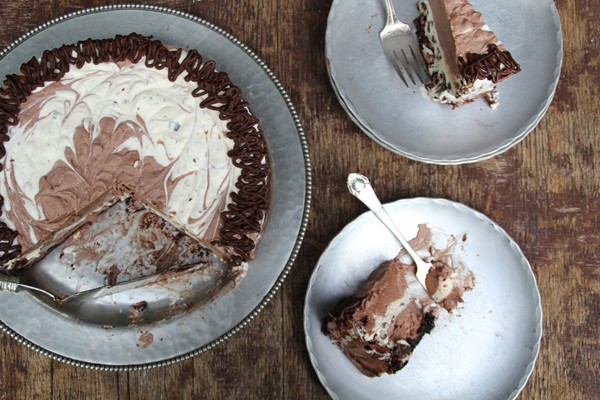 How to make no-churn ice cream cake (Chocolate meringue ice cream cake)