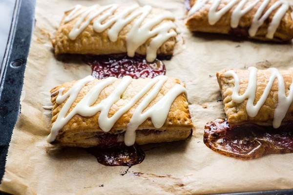 How to make raspberry toaster strudel