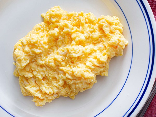 How to make restaurant-quality scrambled eggs 