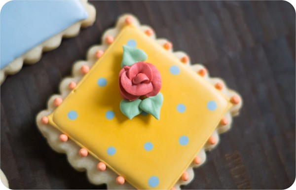 How to make royal icing toothpick roses