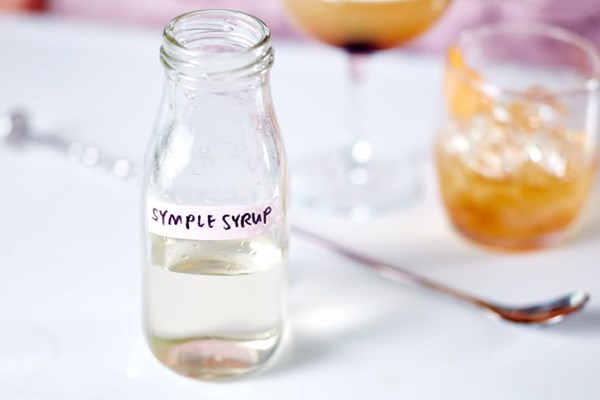 How to make simple syrup for cocktails
