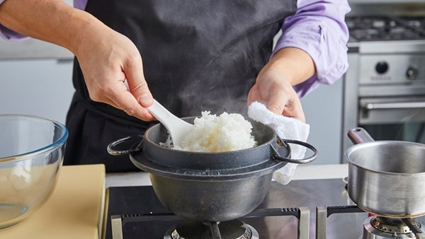 How to make sushi rice