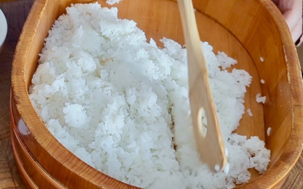 How to make sushi rice