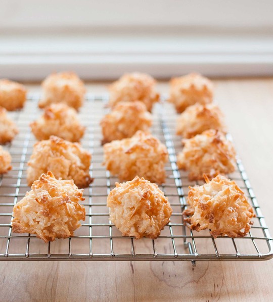 How to make the best coconut macaroons