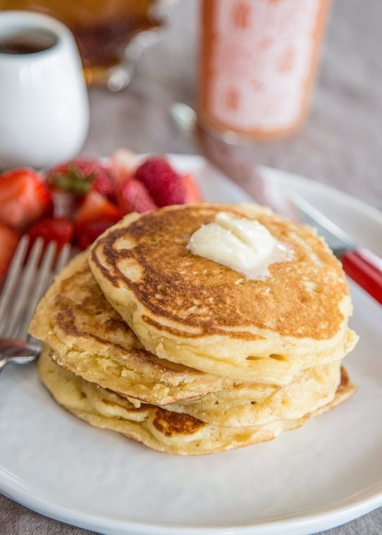 How to make the lightest, fluffiest buttermilk pancakes