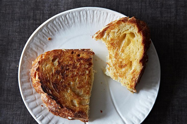 How to make the perfect grilled cheese sandwich