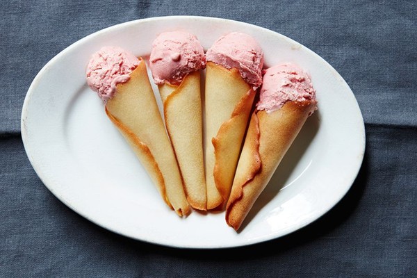 How to make tiny, adorable ice cream cones from tuile cookies