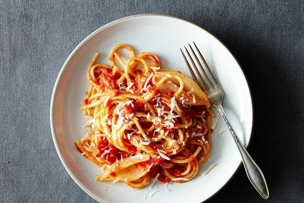 How to make tomato sauce without a recipe