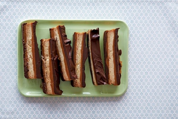 How to make Twix bars at home