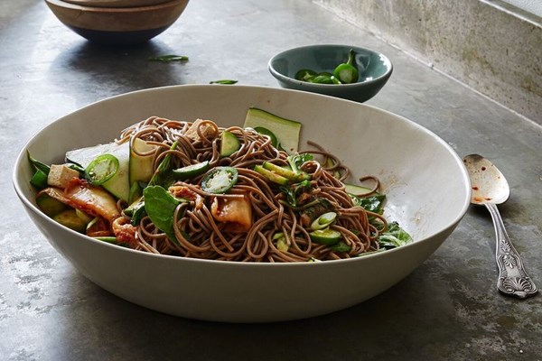 How to make vegetable-filled Korean noodles without a recipe