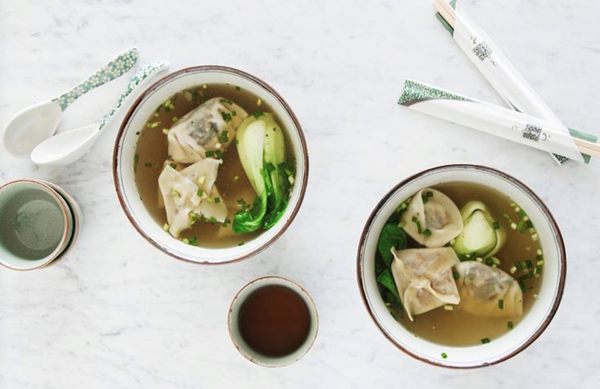 How to make wonton soup at home
