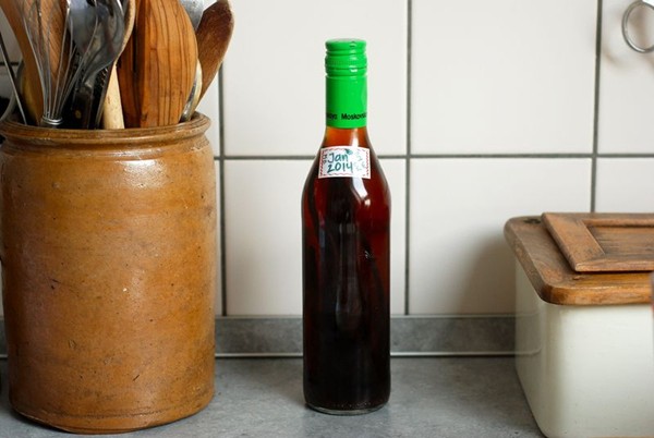 How to make your own vanilla extract