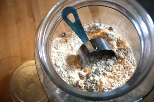 How to make your own flavored instant oatmeal