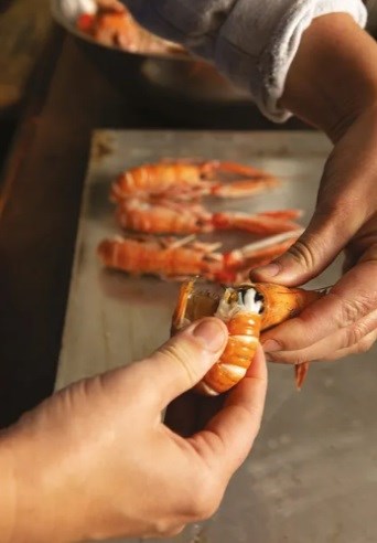 How to peel your langoustines