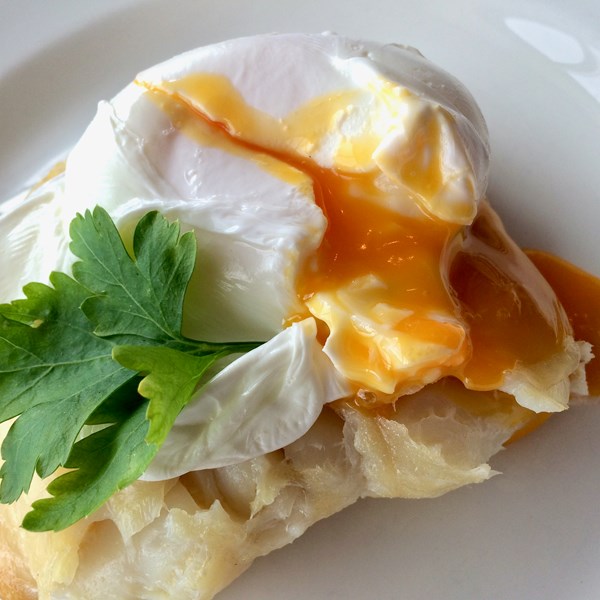 How to poach an egg