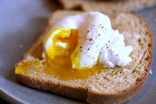 How to poach an egg, Smitten Kitchen-style