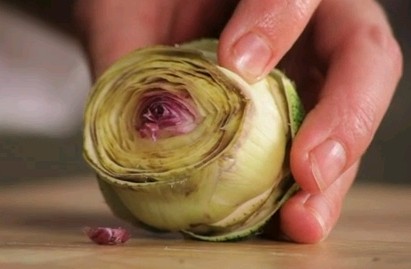 How to prepare an artichoke