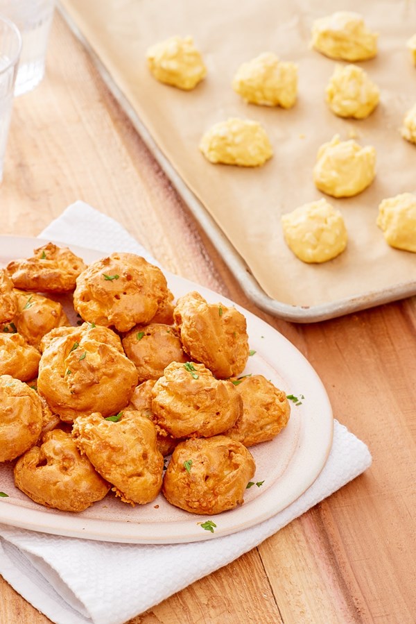 How to prepare make-ahead gougères