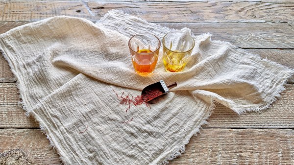 How to prepare saffron
