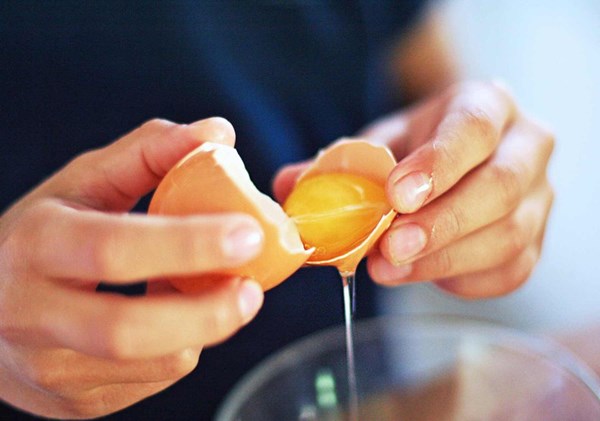How to separate eggs