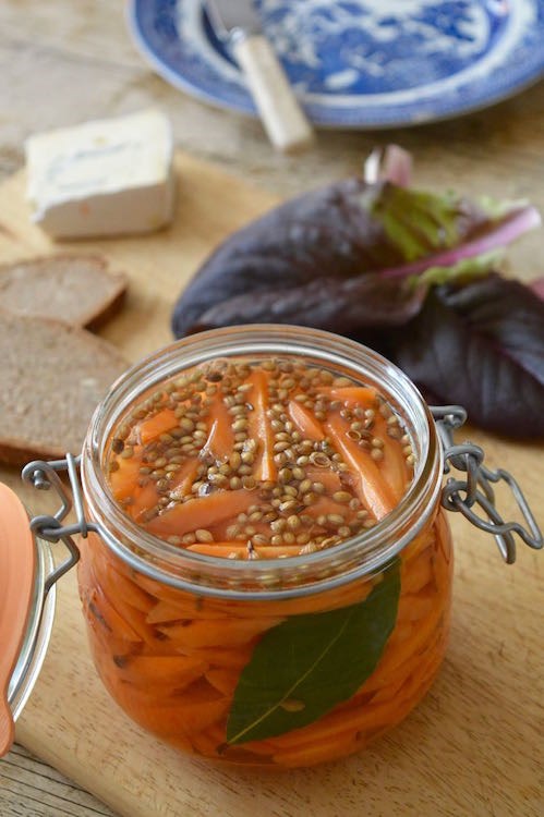 How to sterilise glass jars, bottles & associated lids
